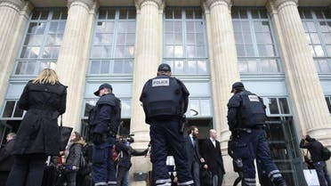 الشرطة الفرنسية بمحيط محطة قطار في باريس فرنسا الارهاب