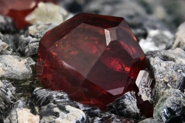 پینیت (Painite)- هرگرم ۹۰۰۰ دلار