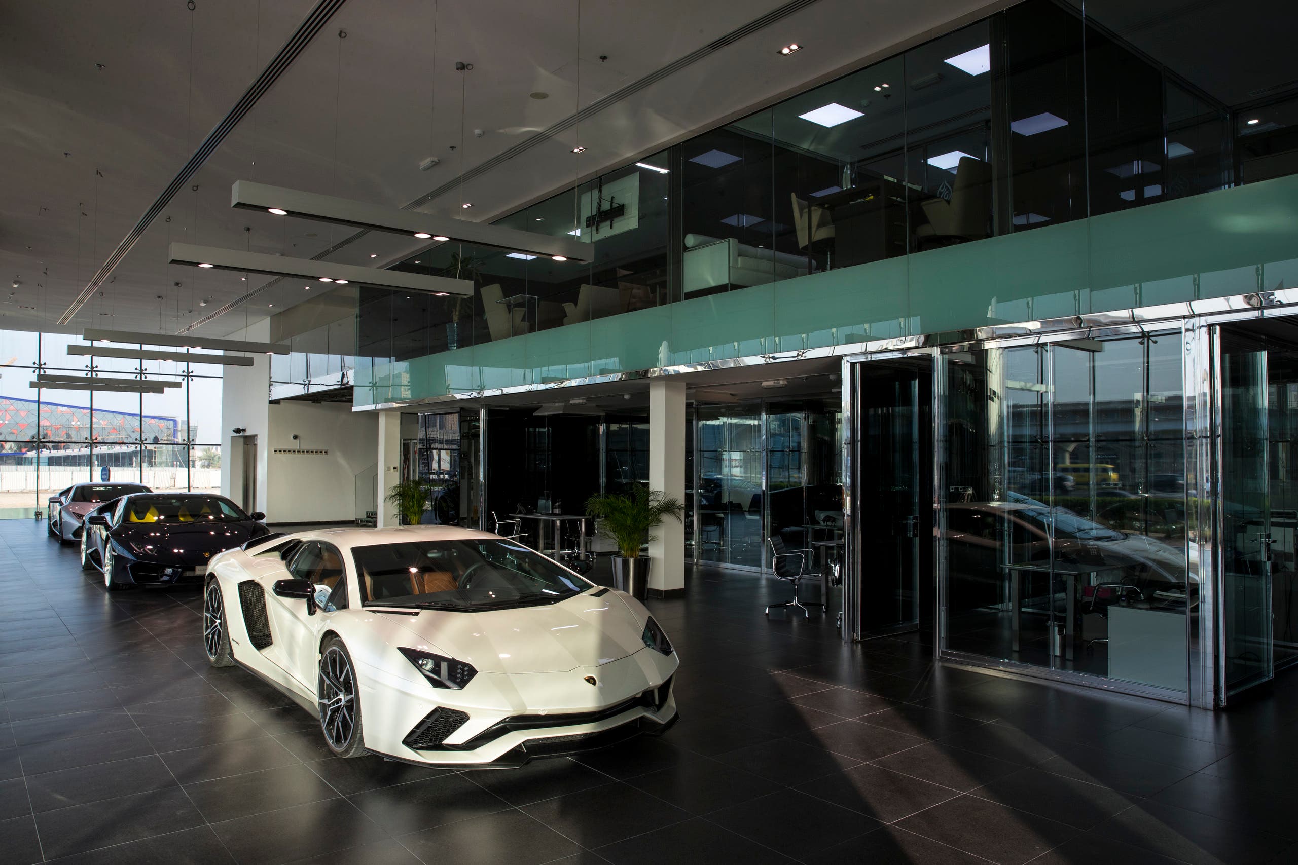 Inside look at world’s largest showroom in Dubai Al Arabiya English