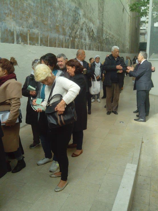 الجالية الجزائرية بفرنسا تدلي بأصواتها في الانتخابات التشريعية