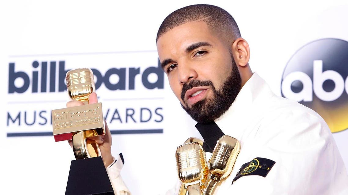 2017 Billboard Music Awards – Photo Room - Las Vegas, Nevada, US, 21/05/2017 - Drake with his many awards. (Reuters)