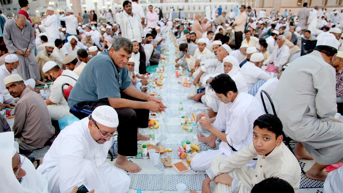 muslims fasting during ramadan