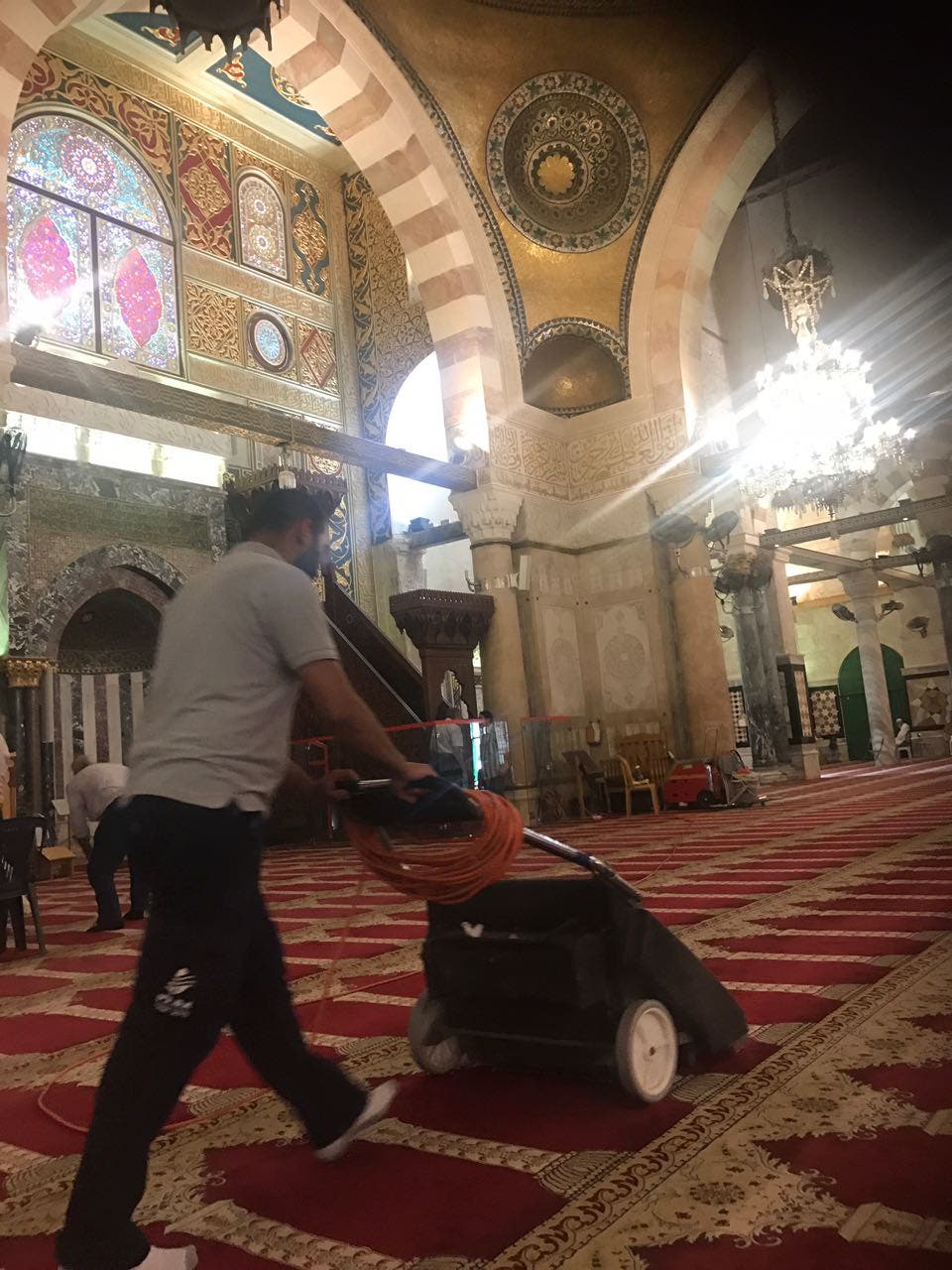 الاستعدادات في المسجد الأقصى تحضيراً لرمضان