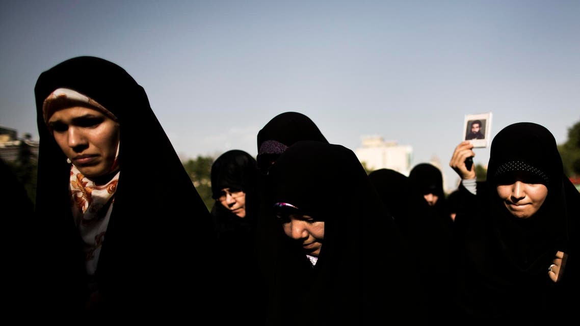 Iranian women protesting 