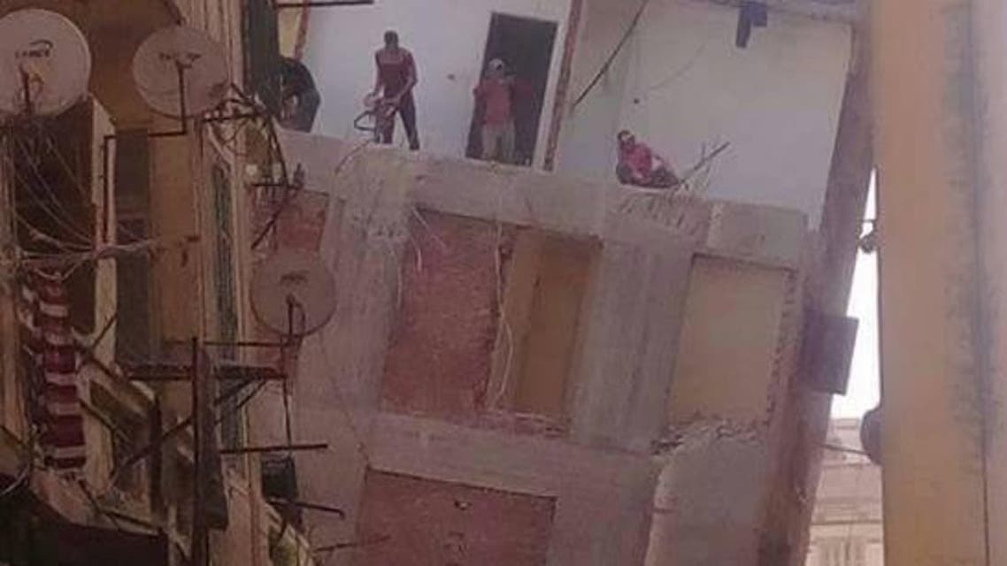بناية الإسكندرية المائلة