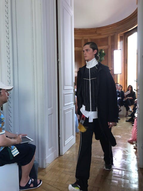 فالنتينو يعرض أزياءه للرجال في باريس 32681b17-8804-47da-ae70-ddfcdbceb8d5