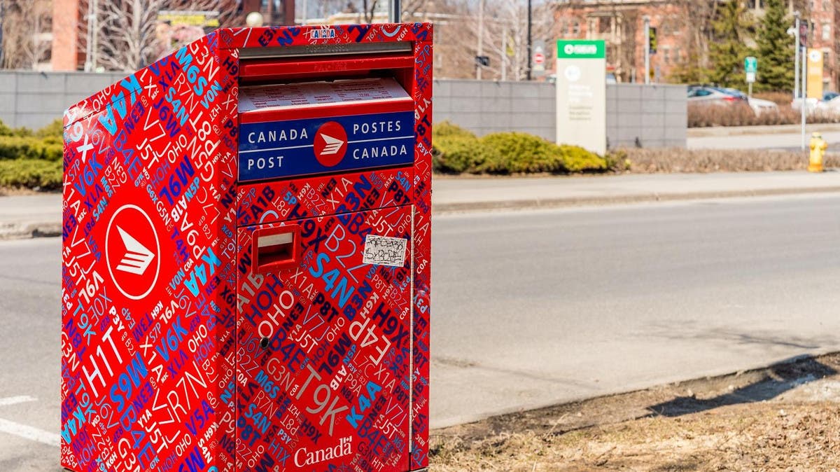 Canada Postal Service Suspends Delivery Over Crow Attacks | Al Arabiya ...