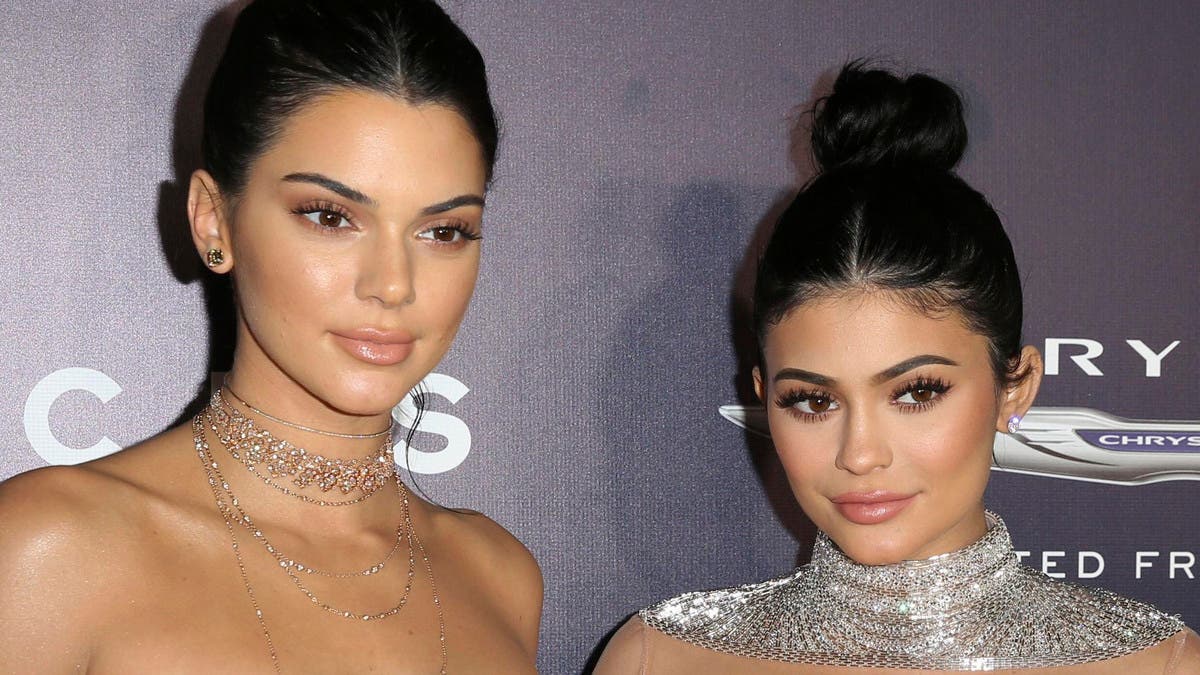 Kylie And Kendall Jenner Apologize After Heat Over T-shirts | Al ...