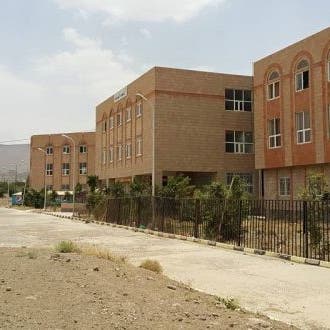ميليشيا الحوثي تقتحم جامعة صنعاء.. وتطرد عائلات الأكاديميين