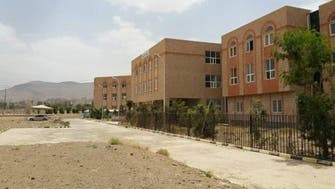 ميليشيات الحوثي تقتحم سكن جامعة صنعاء.. وتطرد أساتذتها