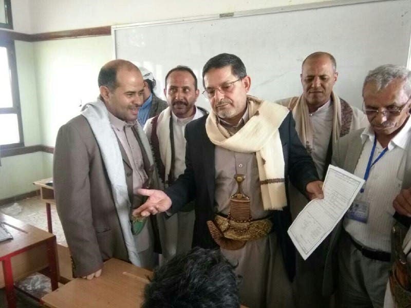 يحيى الحوثي القيادي المسؤول عن التعليم في حكومة الانقلابيين غير المعترف بها