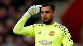 Argentina keeper Romero pens new Manchester United deal