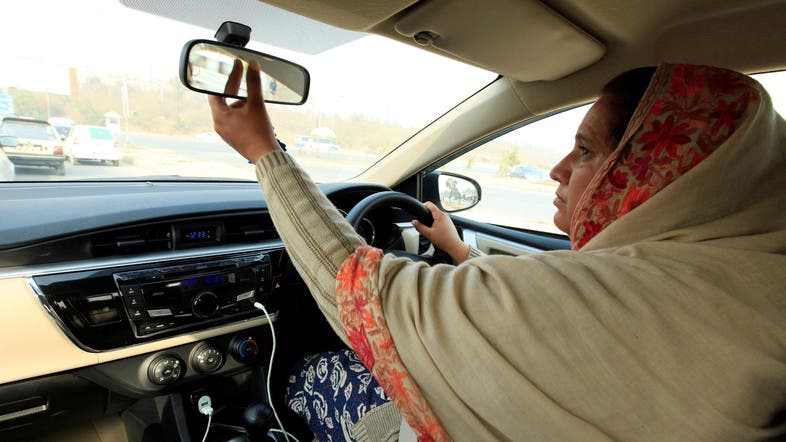 pakistani dating in car