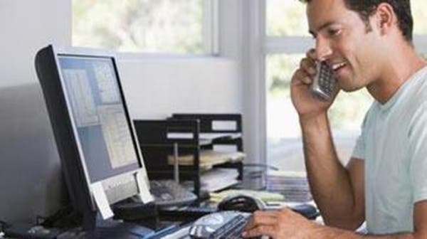مع كورونا.. الإمارات تفعل آليات العمل عن بعد