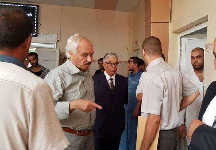والي محافظة الجفلة يحقق في المستشفى الذي شهد الواقعة