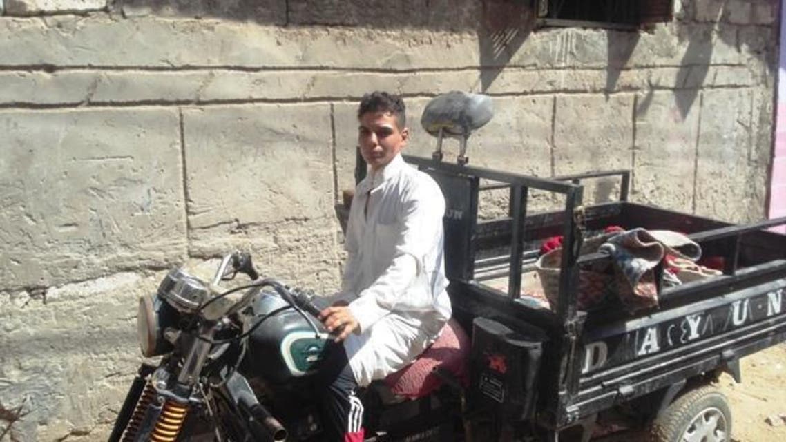 بهية مرتدية ثياب رجل وأطلقت على نفسها بكار