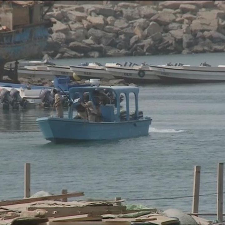 الداخلية اليمنية تضبط سفينة تهريب قبل وصولها للحوثيين