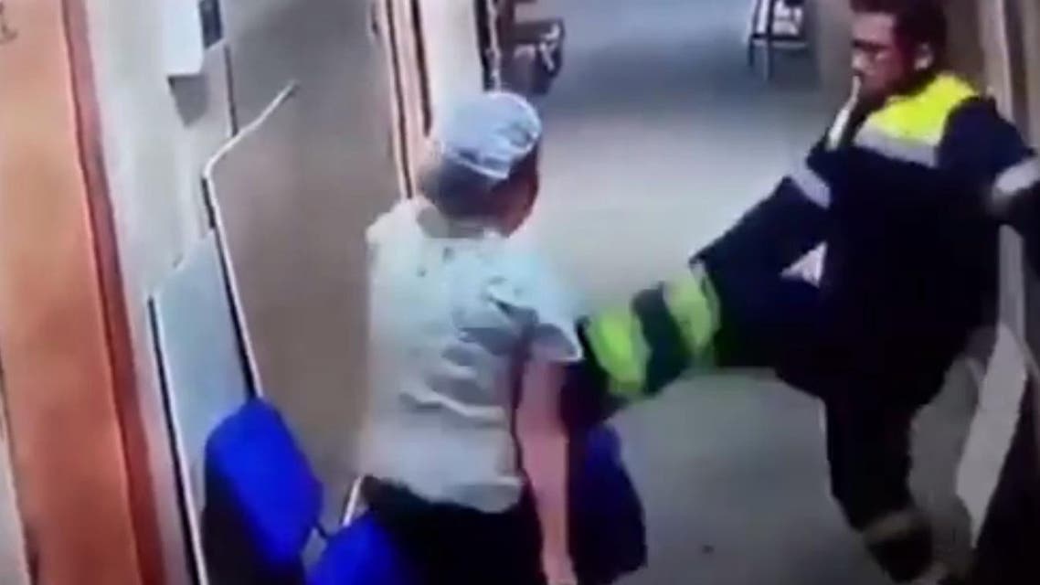 paramdeic kicks pregnant nurse