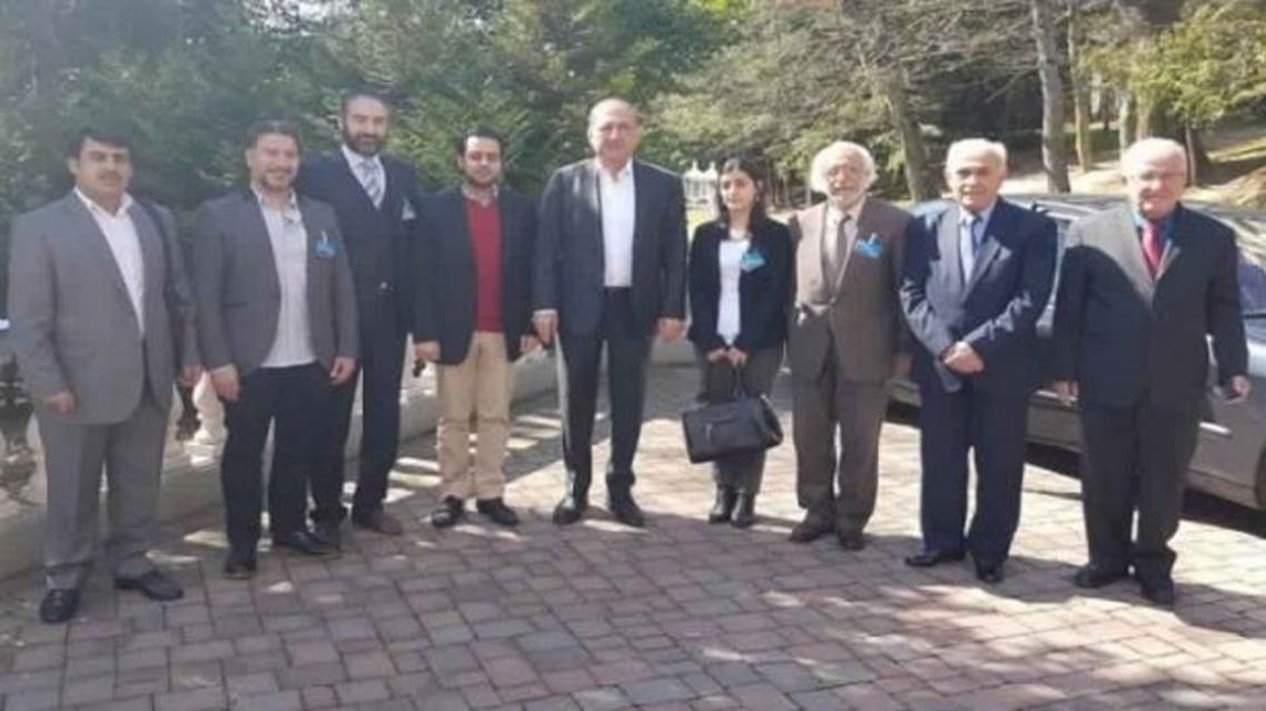 منصة موسكو السورية المعارضة ورئيسها قدري جميل في الوسط