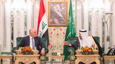 Saudi King Salman bin Abdulaziz (R) meeting with Iraqi Prime Minister Haidar al-Abadi in Mecca, June 19, 2017. (AFP).