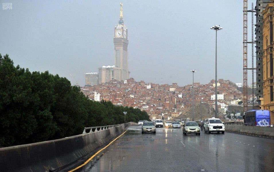 أمطار تغمر مكة قبيل الحج