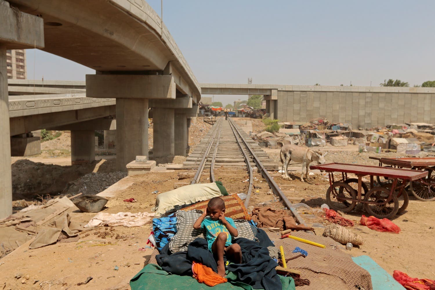 Karachi rail revival faces shanty town delay