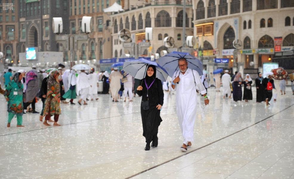 أمطار تغمر مكة قبيل الحج