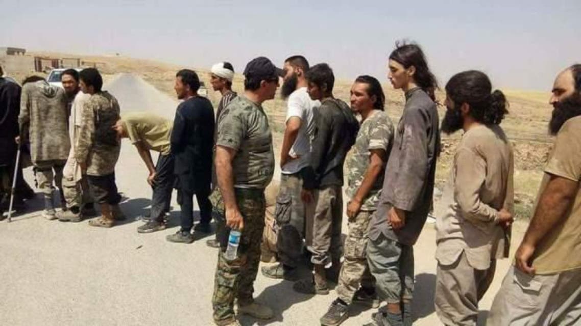 عناصر داعش يسلمون أنفسهم للبيشمركة