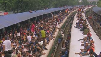 WATCH: Bangladeshis swarm trains for Eid al-Adha