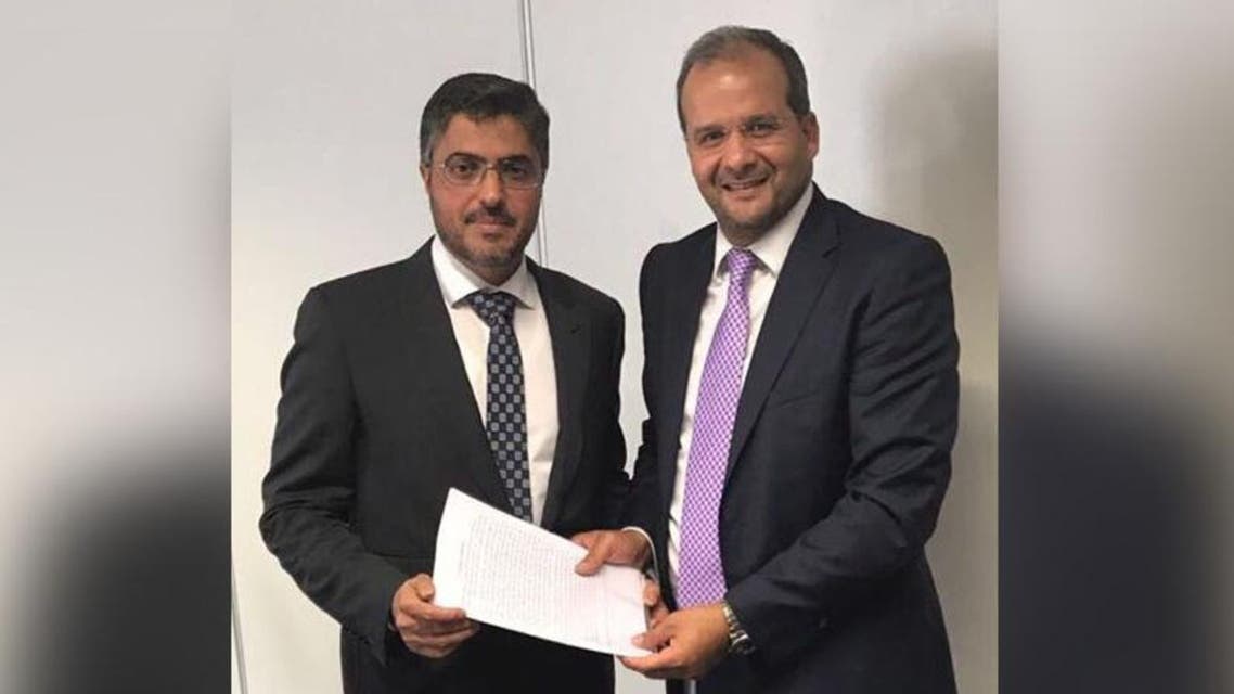 الهاملي يسلم الشكوى