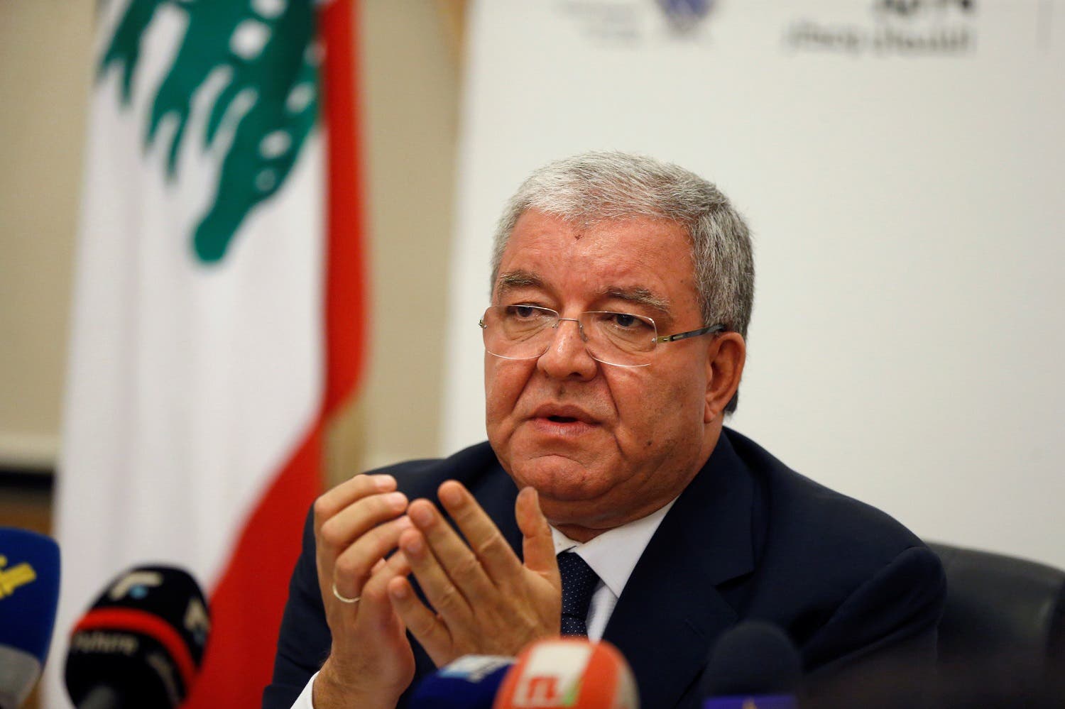 Former Interior Minister Nouhad Machnouk during municipal elections, May 8, 2016. (Reuters)