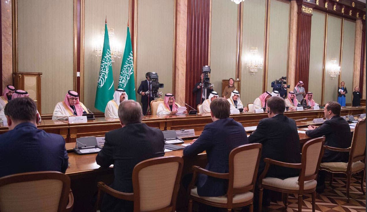 جلسة مباحثات بين الملك سلمان ورئيس الوزراء الروسي