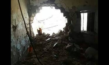 أحد المنازل التي دمرتها ميليشيات الحوثي في قرية الزوب