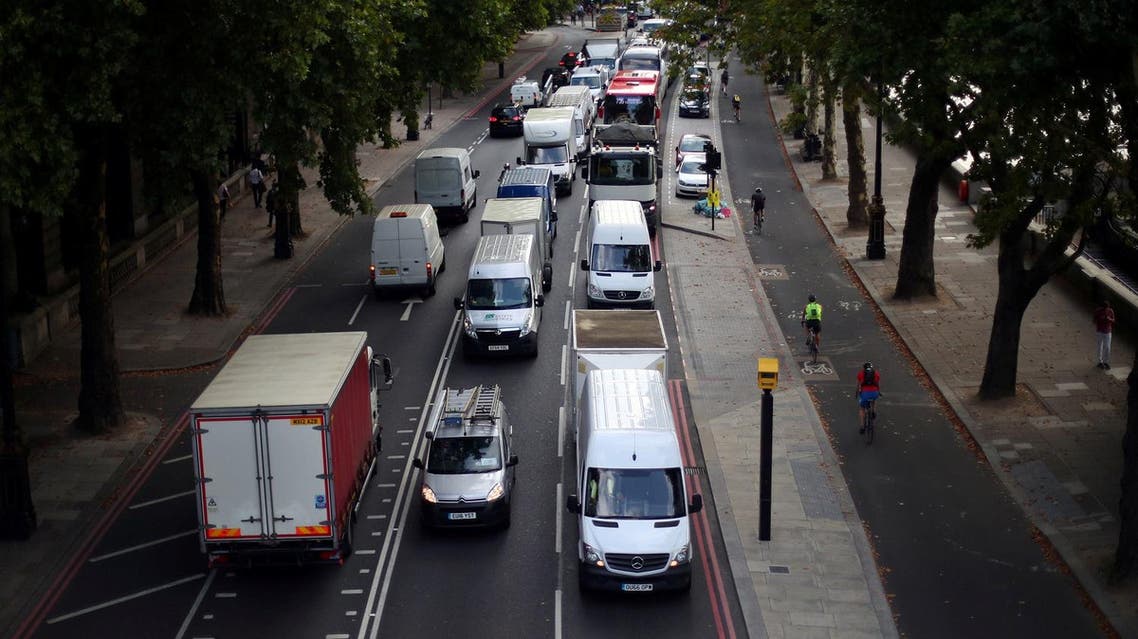 Cars sit in a traffic jam along the Embankment during the morning rush hour in central London, Britain, August 29, 2017. REUTERS/Hannah McKay
