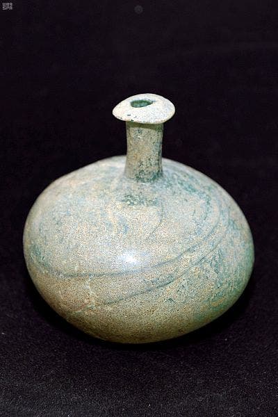 أواني زجاجية فريدة تعود للألف الأول قبل الميلاد
