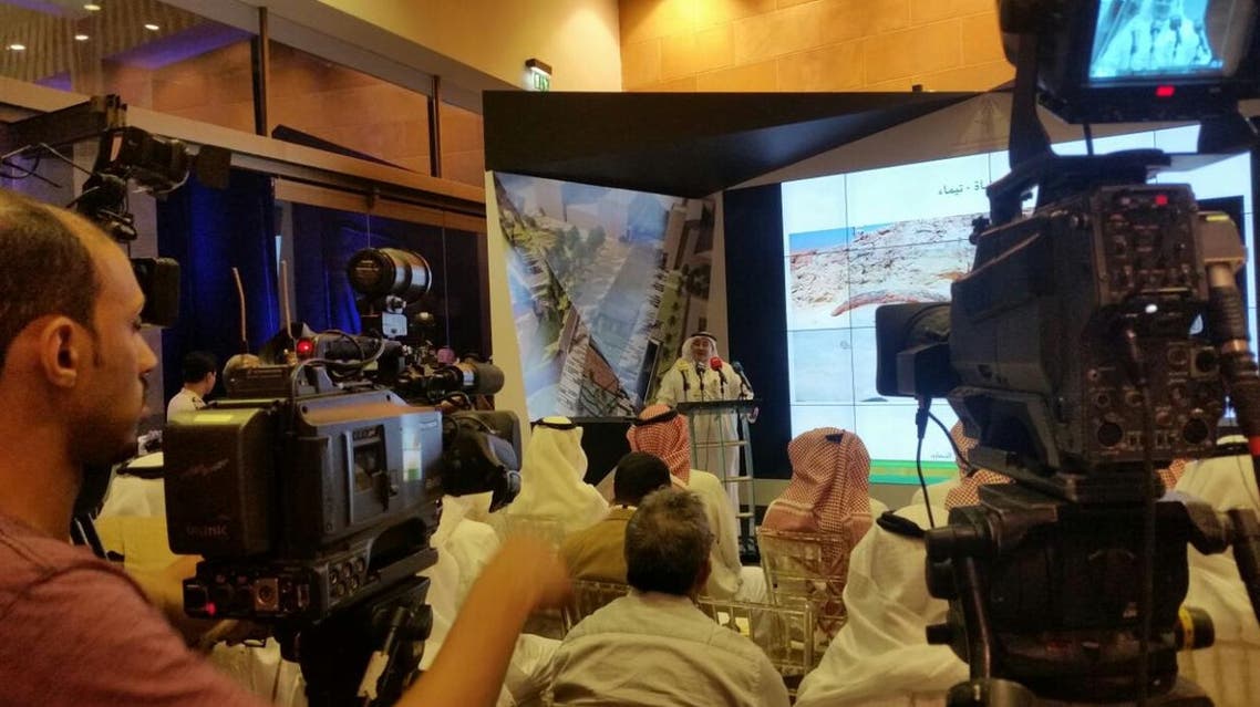 مشهد من المؤتمر الصحافي لهيئة التراث