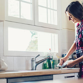 هل تعلم.. الطهي والتنظيف وأعمال منزلية أخرى قد تقيك من مرض "ألزهايمر"
