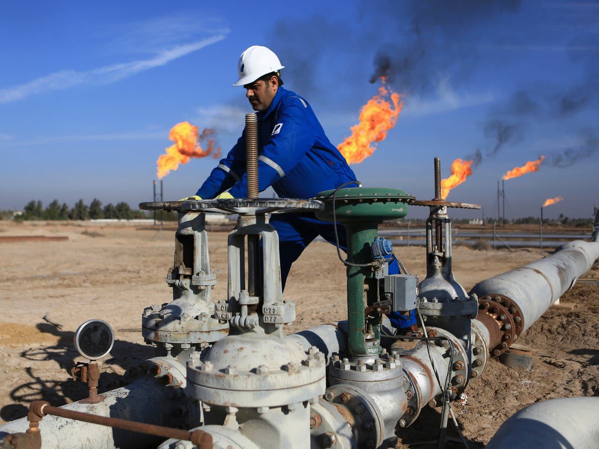 مصدر: انفجار يعطل تدفق النفط في خط أنابيب من العراق إلى تركيا