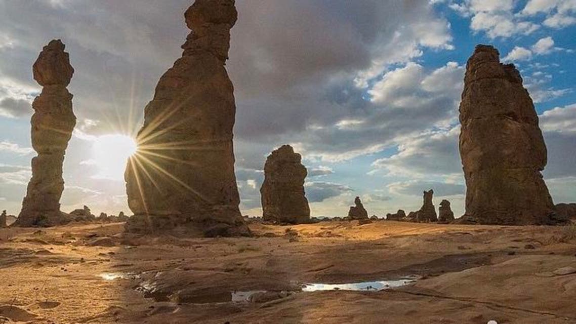 شاهد.. هذا كل ما تبقى من جبل عملاق شمال السعودية