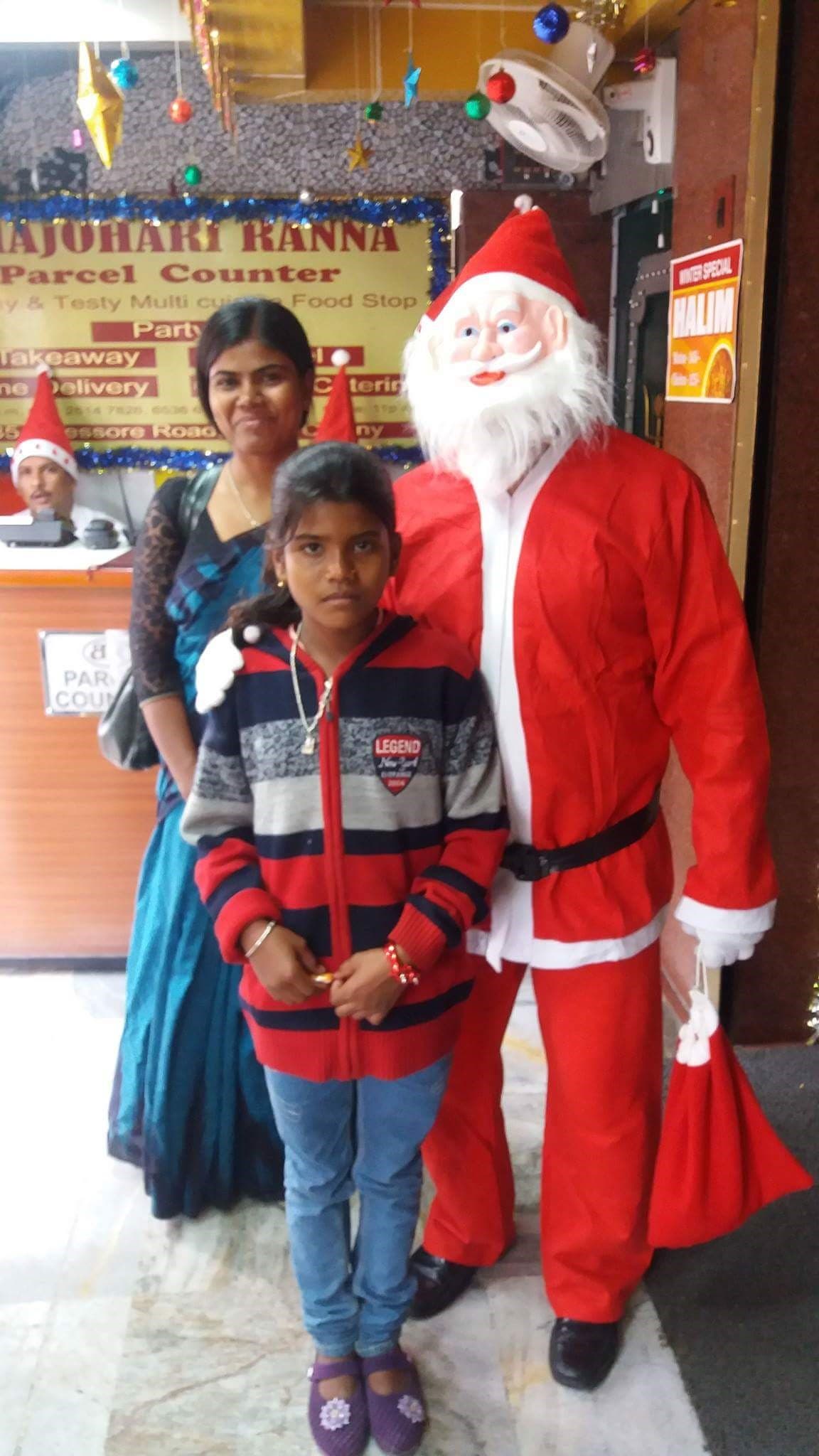 Alpana Mondal and her 11-year-old daughter, Susmita, in Christmas mood. (Supplied)