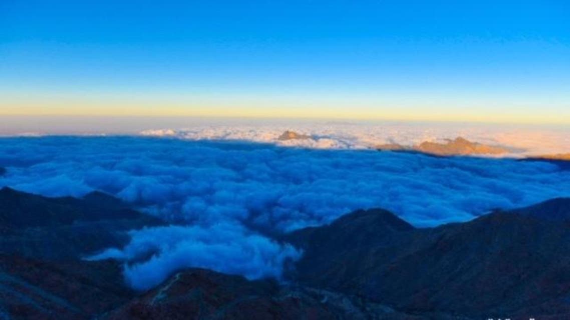 خاط - مدينة سعودية مغمورة بالسحب