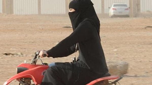السعودية السماح للنساء بقيادة الدراجات والشاحنات