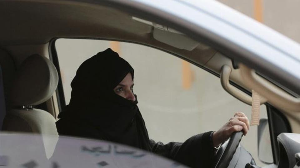 هذا العمر المحدد لقيادة المرأة بالسعودية واستثناءاته