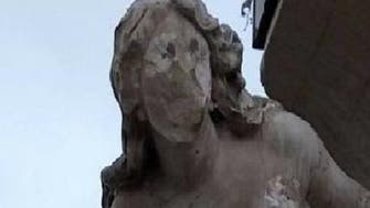 VIDEO: Algerian Salafist vandalizes historical statue of naked woman