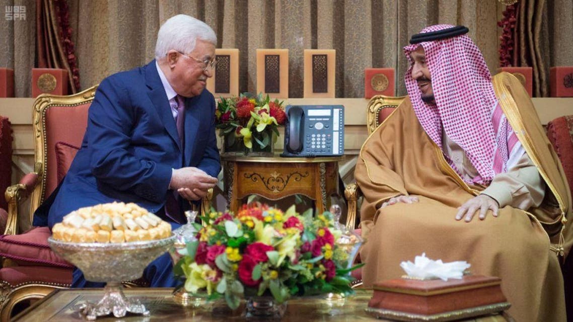 الملك سلمان مع محمود عباس