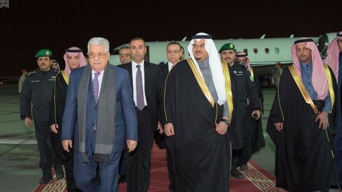 عباس لدى وصوله إلى الرياض