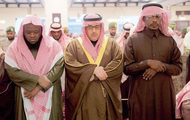 وكيل إمارة منطقة الرياض يشارك في الصلاة على مجرشي
