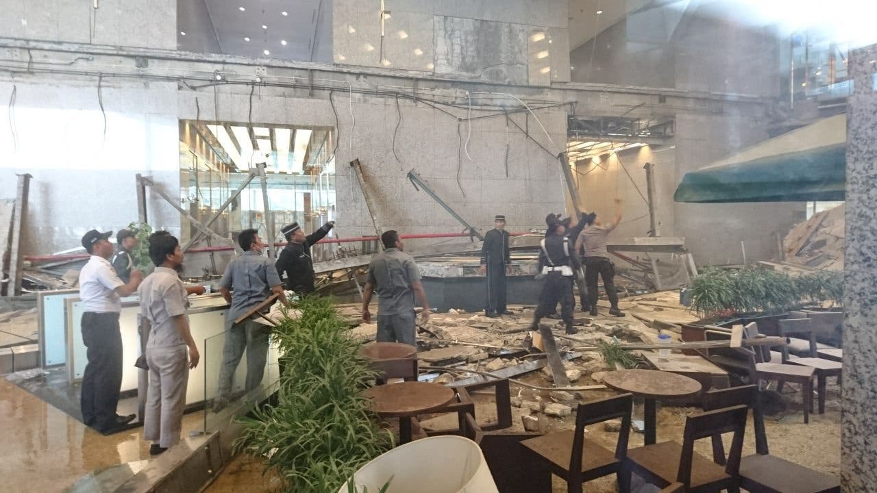 إصابة عشرات في انهيار طابق بمبنى بورصة إندونيسيا 0a474edf-7c7b-458a-85d3-1aa47c4de963