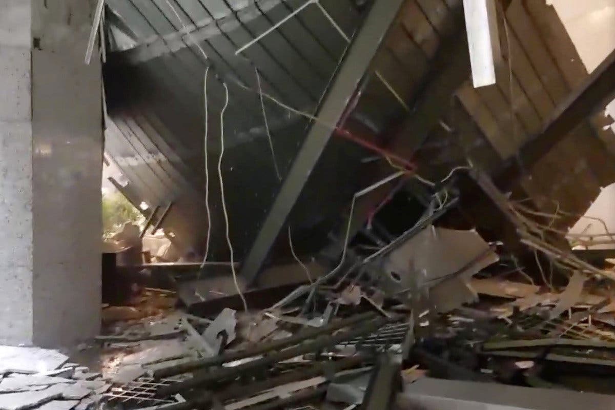 إصابة عشرات في انهيار طابق بمبنى بورصة إندونيسيا 0e86c20b-e4ed-4441-8744-f389b002822f