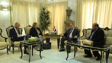 رئيسة بعثة الاتحاد الأوروبي أثناء لقائها وزير الخارجية اليمني